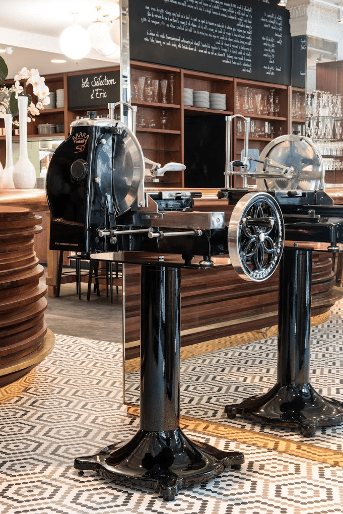 Lazare Paris 1